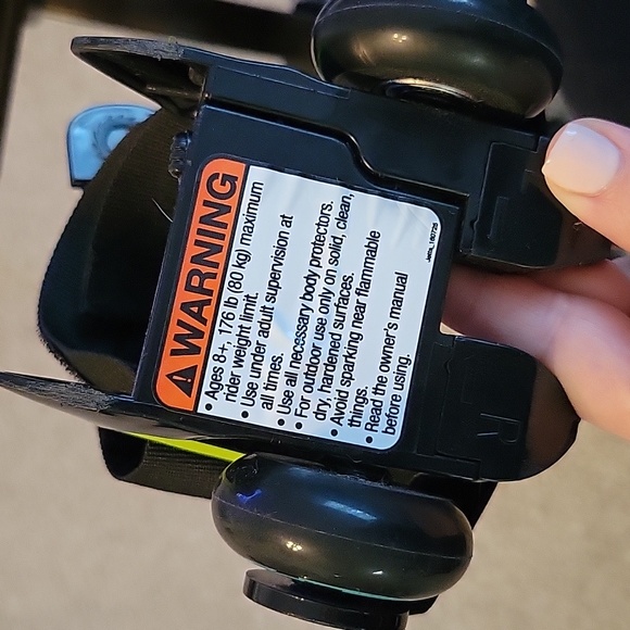 Razor Jetts Heel Wheels Skate - Picture 2 of 2